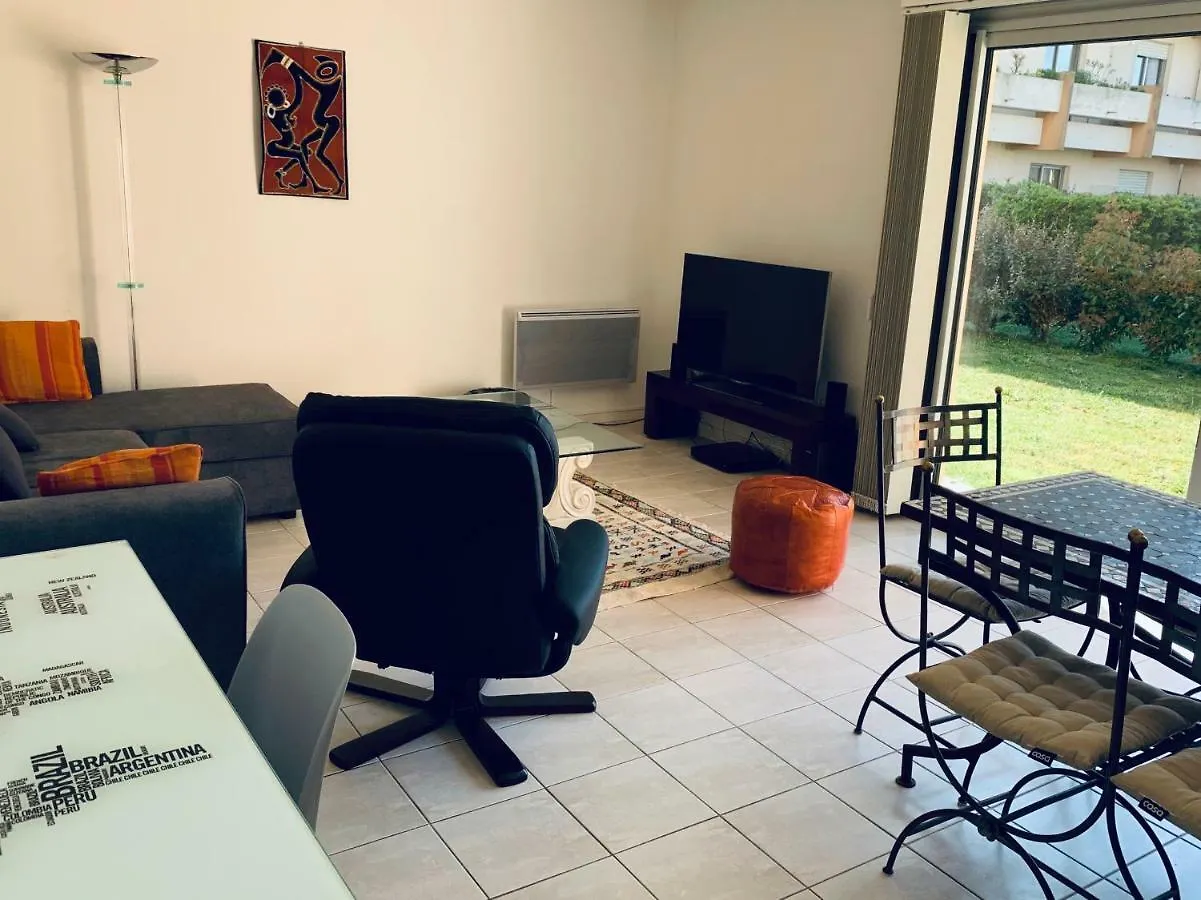 Bel Appartjardin Auch 100M2 6Pers 2Sd 2Wc Parking Gratuit Proche Parc Cine Circa Bus Cces Apartment France