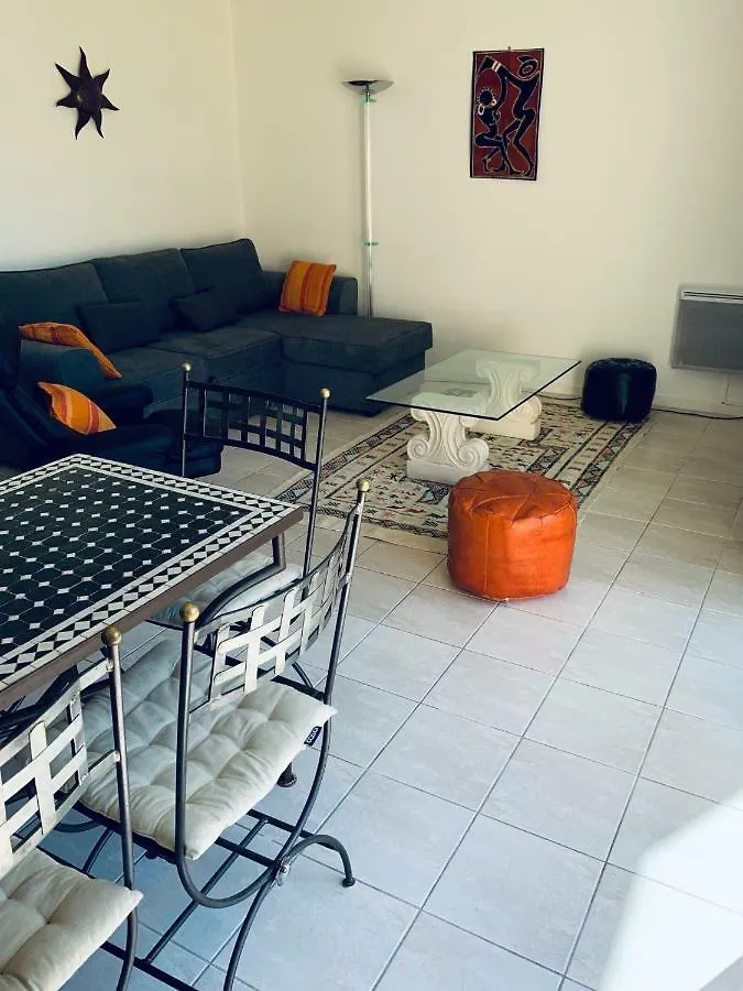Bel Appartjardin Auch 100M2 6Pers 2Sd 2Wc Parking Gratuit Proche Parc Cine Circa Bus Cces Apartment 0*,  France